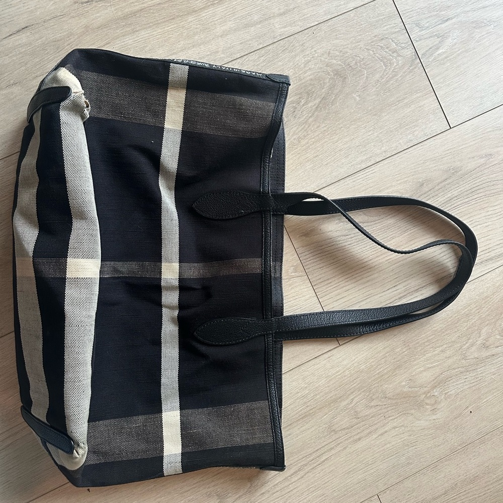 Burberry Black and White Graffiti Tote - Picture 5 of 8